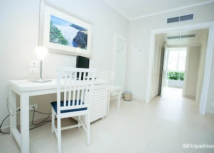 Hotel Voi Daniela Essentia 4*