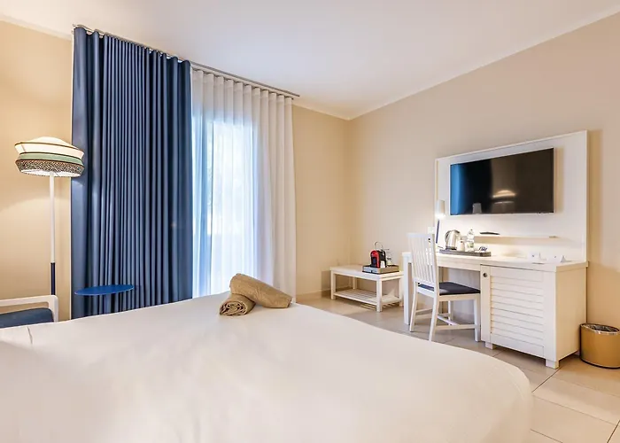 Hotel Voi Daniela Essentia 4*